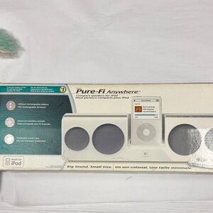 Logitech Pure-Fi Anywhere White Speakers for iPod
